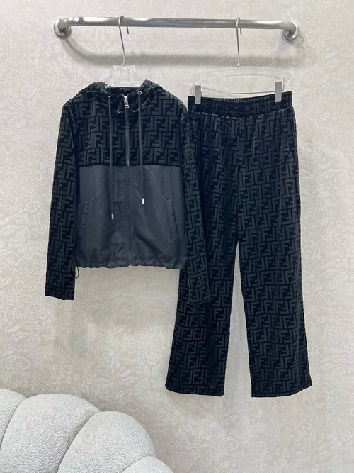 Fendi Velvet Sports Set with Double F Jacquard, Simple and Elegant