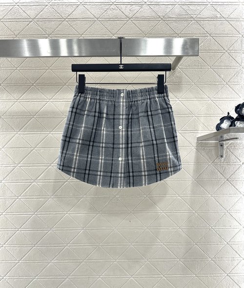 Miu Miu Full - cotton Woolen Checked Skirt with Logo Decoration, Stylish and Warm