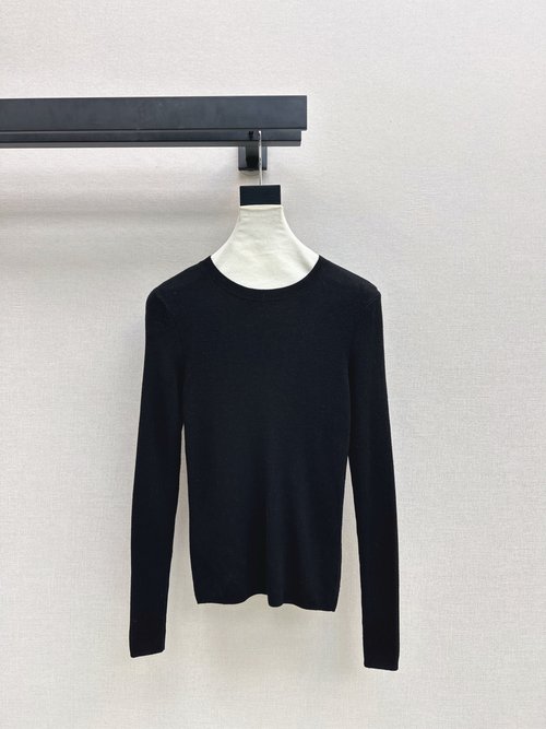 Loro Piana Wool Knit Basic Base Layer, Soft and Comfortable