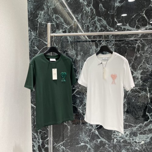 Ami Beaded Heart Short-Sleeved T-Shirt, Simple and Sophisticated