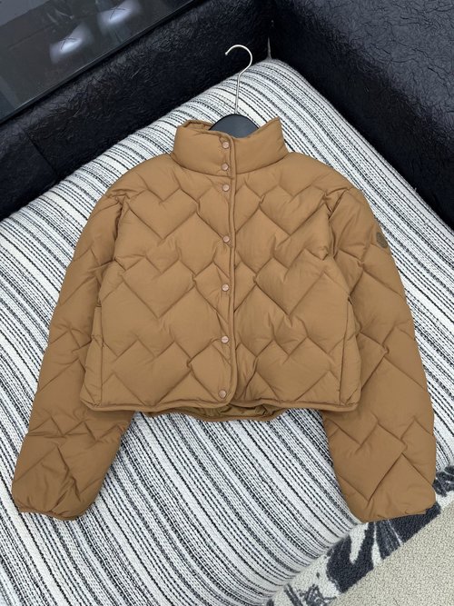 Moncler Bespoke Down Jacket with Embroidered Logo for Timeless Warmth