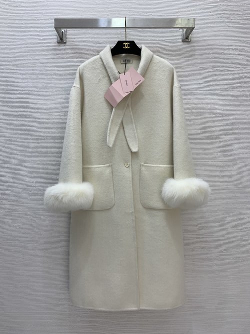 Max Mara Premium Double-Sided Woolen Coat with Detachable Fox Fur Collar