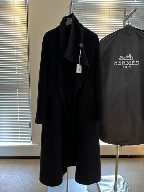 Hermes Luxury Convertible Collar Coat with Cashmere and Wool Blend