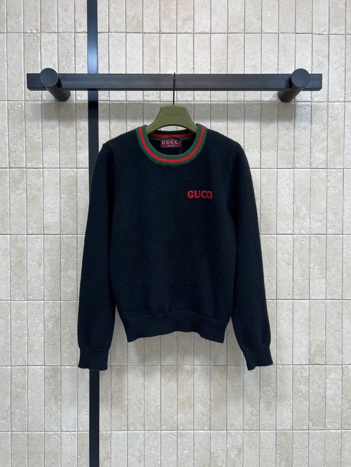 Gucci Round Neck Knit Sweater with Logo and Color Blocking for General Wear