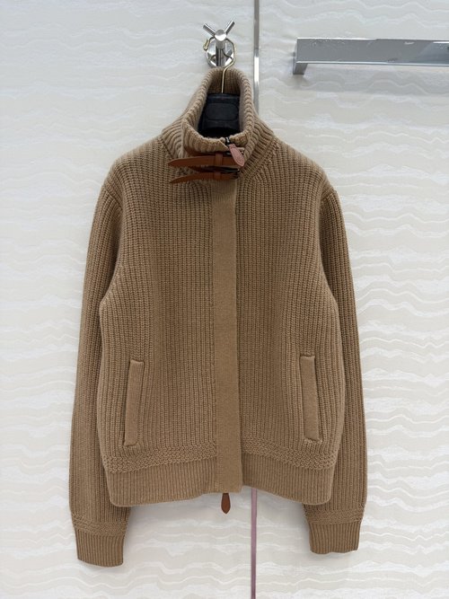 Polo Ralph Lauren Luxury Cashmere Cardigan with Vintage Leather Buttons in Elegant Colors