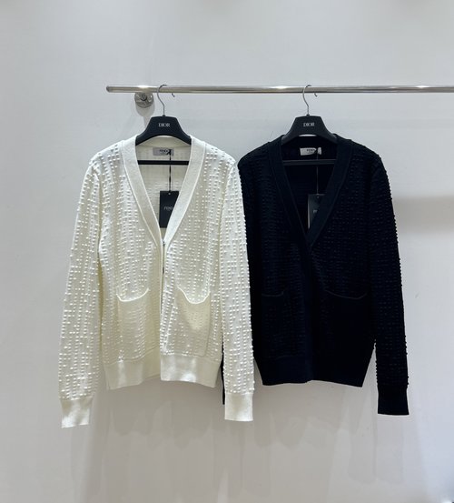 Fendi Warm and Fashionable V-neck Wool Knit Sweater Cardigan