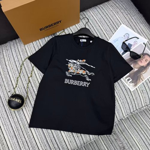 Burberry Exclusive Early Spring Round Neck Short Sleeve T-Shirt with Horse Embroidery