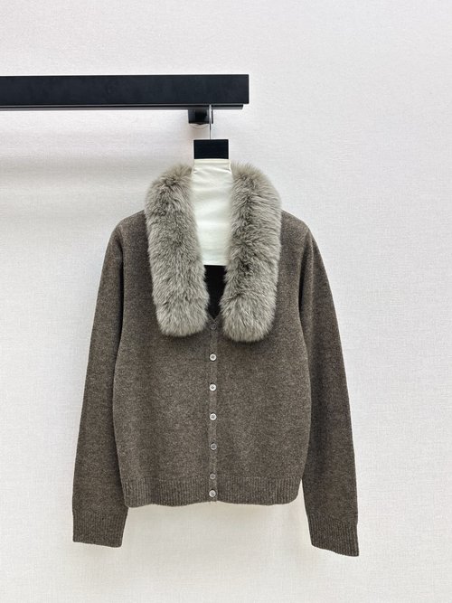 Fendi Fox Fur - Trimmed V - Neck Coat with Detachable Collar