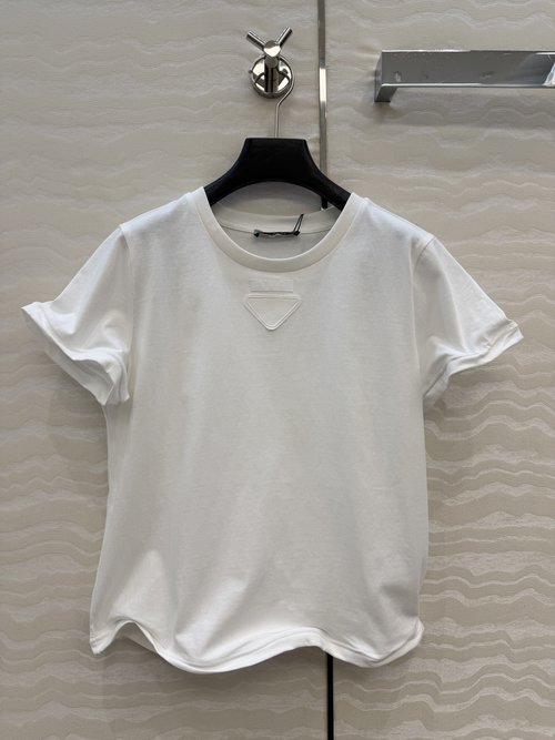 Prada New-arrival Short-sleeved T-shirt with Button-wire Design