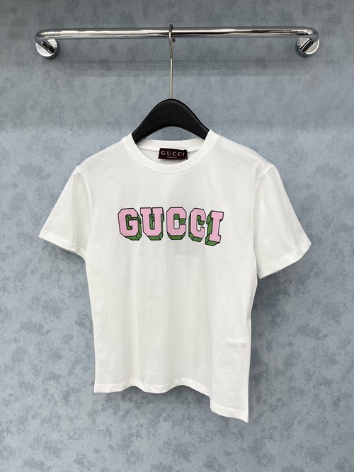 Gucci Classic Printed Short-Sleeve T-Shirt, Slim-Fit and Adaptable