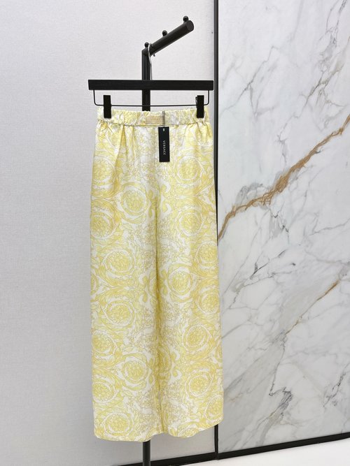 Versace Baroque Print Silk Straight-leg Pants, Fashionable and Graceful