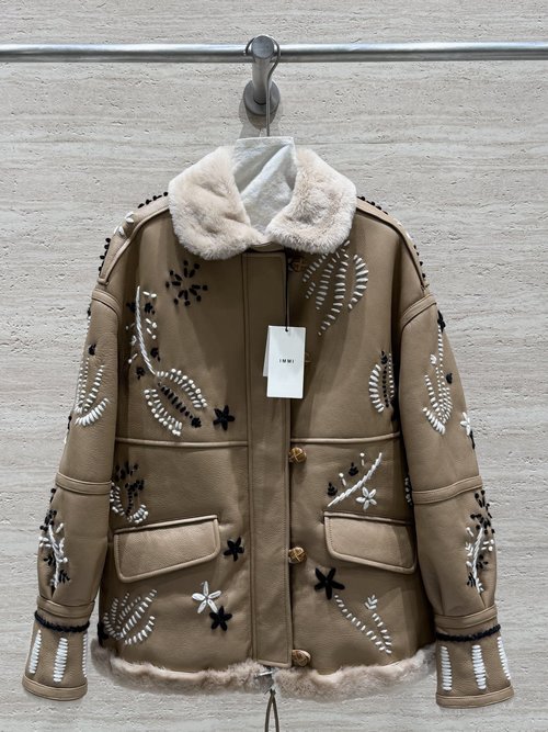 Fendi All - embroidered High - end Sheepskin Fur Coat