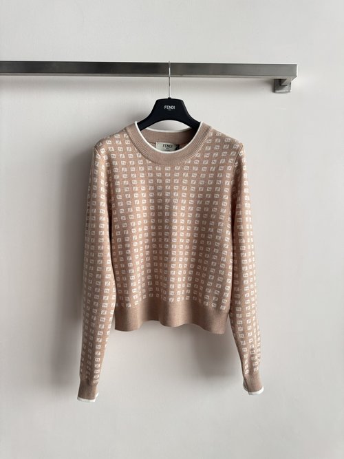 Fendi Soft Round-Neck Pullover Knitwear with Regular Fit