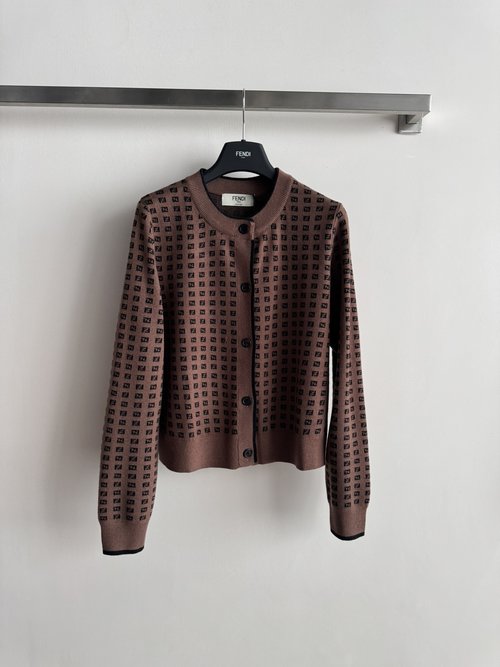 Fendi Simple Round-neck Cardigan: Soft Texture, Regular Fit