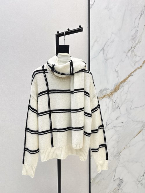 Brunello Cucinelli Custom Wool Knit Sweater and Scarf Set, Simple yet Fashionable