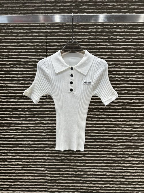 Miu Miu Early Spring Lapel Knit Slim Short - Sleeve Garment