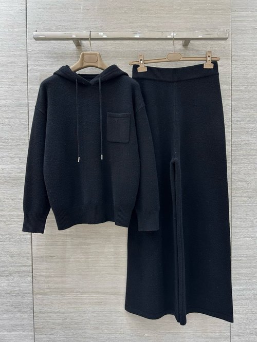 Max Mara Exclusive First Release: Wool Hooded Set with Pocket Design