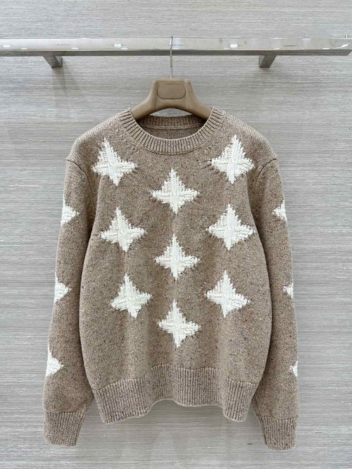 Loro Piana High-Quality Star-Embroidered Round-Neck Sweater for a Sophisticated Look