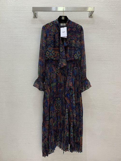 Celine Fashionable Vintage Print Dress with Waist-gathered Skirt