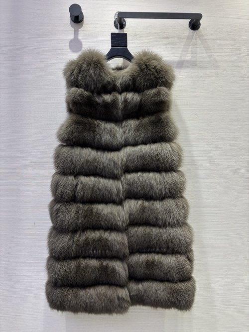 Fendi FEN Fox Fur Vest for Layered Styling