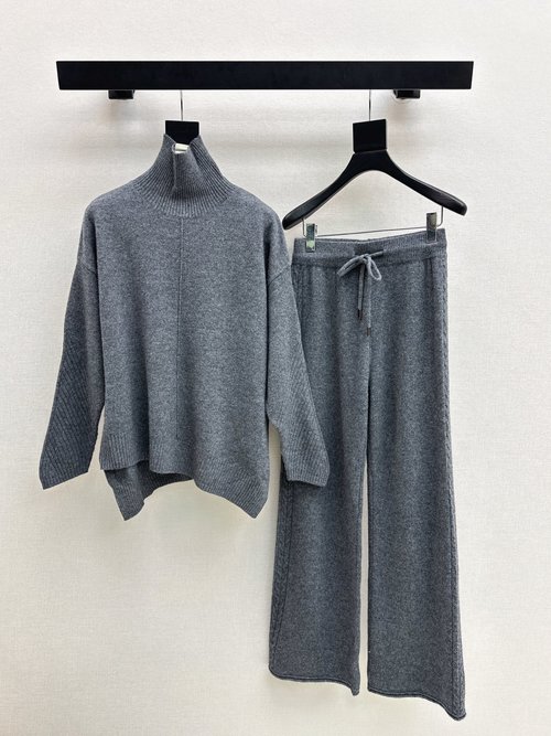 Max Mara Cozy Soft and Stylish Wool Outfit for Daily Wear