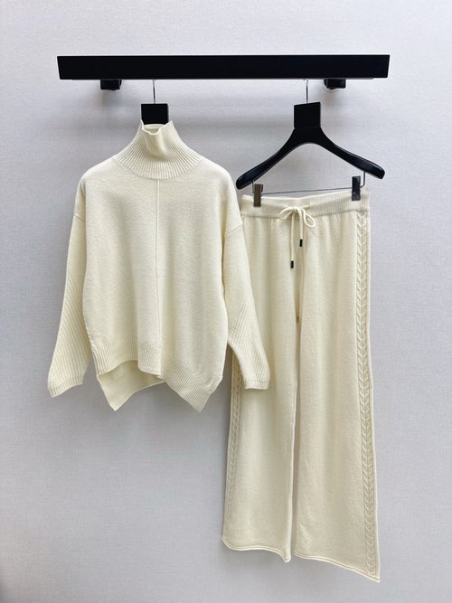 Max Mara Cozy Soft and Stylish Wool Outfit for Daily Wear