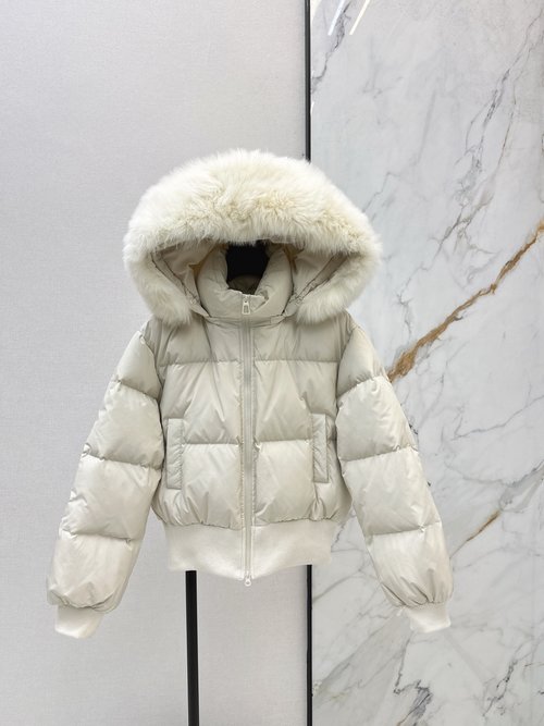 Fendi Fox Fur Collar Short Down Coat with Windproof Nylon and 90% White Duck Down