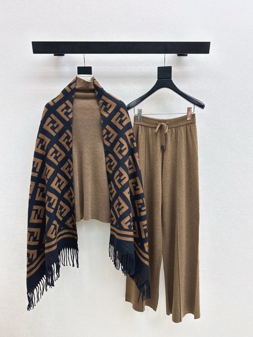 Fendi FD Series Knit Set with Logo Scarf, Elegant and Easy to Match