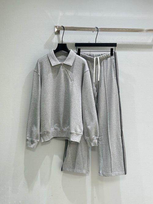 Maison Margiela Knit Pants with Unique Stitch and Modern Style