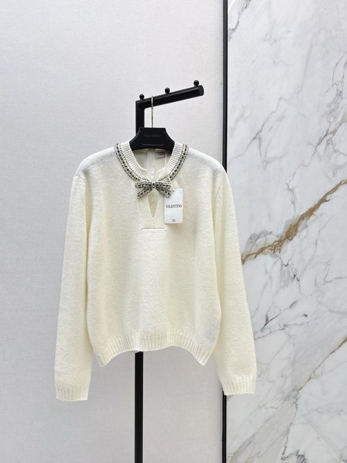 Valentino Exclusive Bow and Rhinestone-Embellished V-Neck Cashmere Sweater