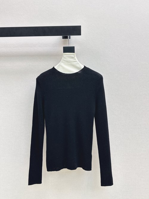 Max Mara Minimalist Round Neck Wool Base Layer, Comfortable and Practical