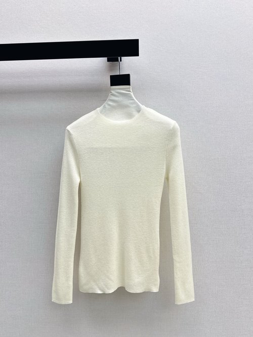 Max Mara Minimalist Round Neck Wool Base Layer, Comfortable and Practical