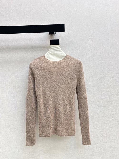 Max Mara Minimalist Round Neck Wool Base Layer, Comfortable and Practical