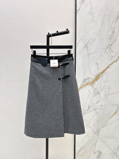 Hermes Minimalist Wool Skirt with Eco - Friendly Leather and Side Belt Decoration