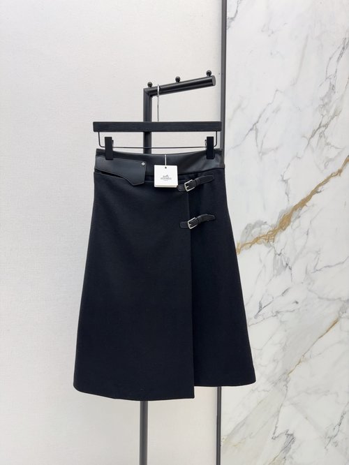 Hermes Minimalist Wool Skirt with Eco - Friendly Leather and Side Belt Decoration
