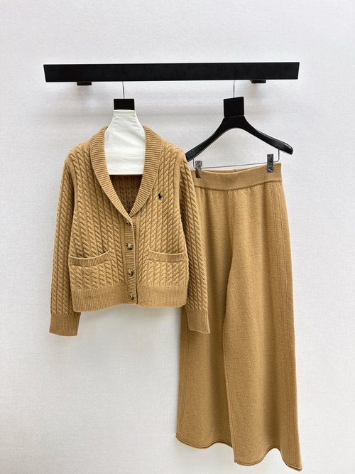 Polo Ralph Lauren Elegant V-Neck Knit Sweater with Straight-Leg Trousers