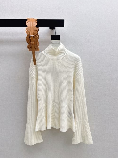 Max Mara Horn-Sleeved Turtleneck Sweater with Wool Yarn and Belt