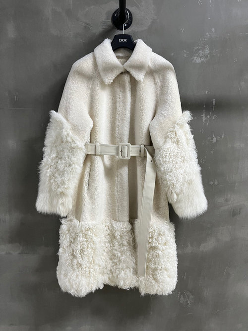 Chanel Versatile Stylish Imported Merino Wool Fur Outerwear
