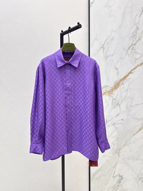 Gucci GG Print Silk Shirt with an Elegant Collar