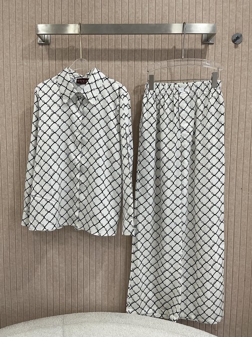 Gucci Stylish Checkered Shirt with Logo and Coordinating Trousers