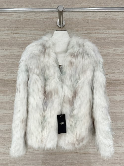 Fendi Fur Carving Coat Made of Imported Whole Fox Fur with Skilled Highlighting