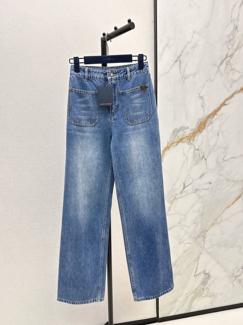 Louis Vuitton Distressed Wash Jeans for Slimming and Stylish Look