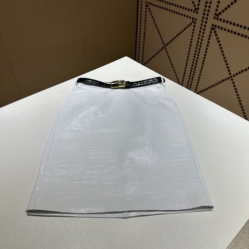 Gucci Elegant Leather Skirt with Custom Hardware