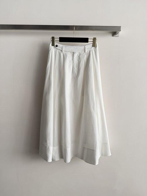 Loro Piana Minimalist High-Waisted Linen A-Line Skirt with Button Deco