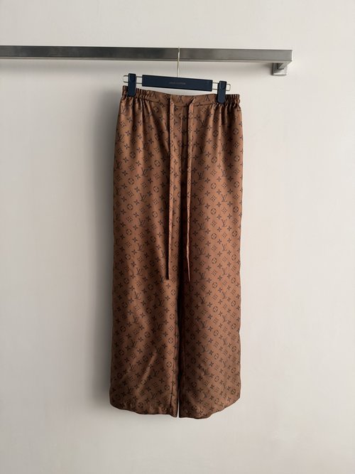 Louis Vuitton Drawstring Straight Silk Trousers, Exuding High-End Fashion