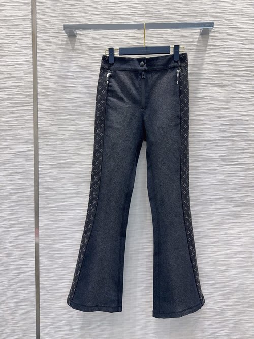 Louis Vuitton Classic Printed Trousers with High-quality Details