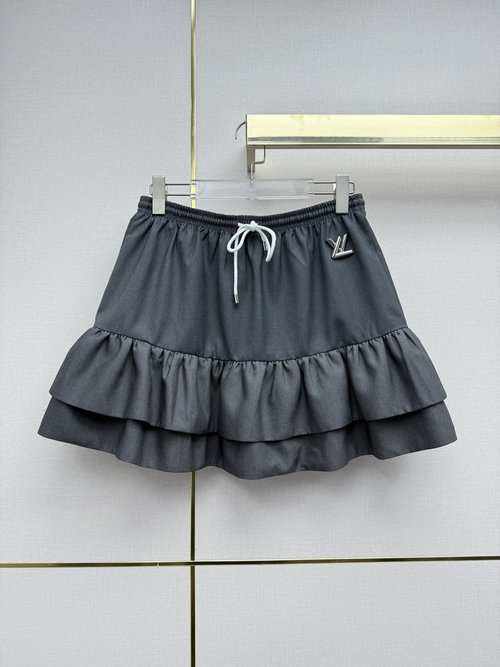 Louis Vuitton Early Spring Double-Layer Ruffled Skirt: Elastic Waist, Badge Trim