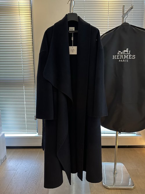 Hermes Designer s Cashmere Coat with Irregular Collar and Dual Ways