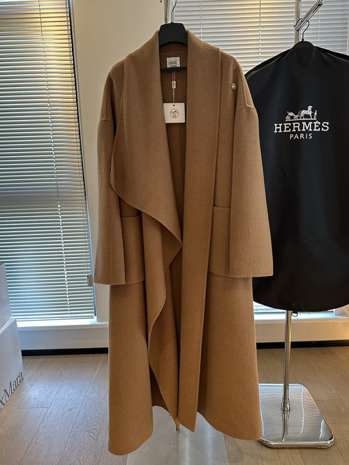 Hermes Designer s Choice Cashmere Coat with Irregular Collar