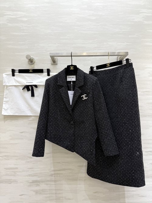 Chanel Sophisticated Tweed Suit Adorned with Double C Brooch, Straight Skirt